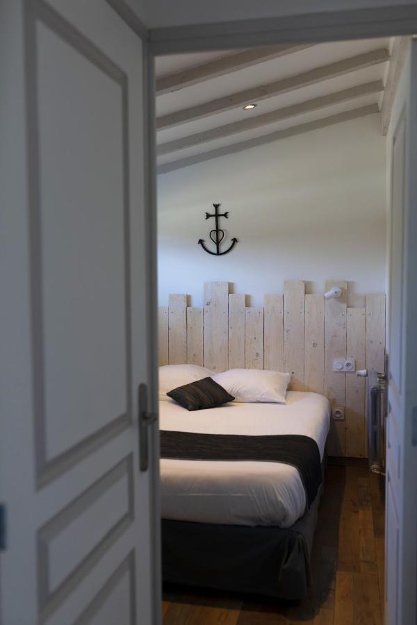Logis Le Nid Du Pont De Gau Aparthotel Saintes-Maries-de-la-Mer Exteriör bild
