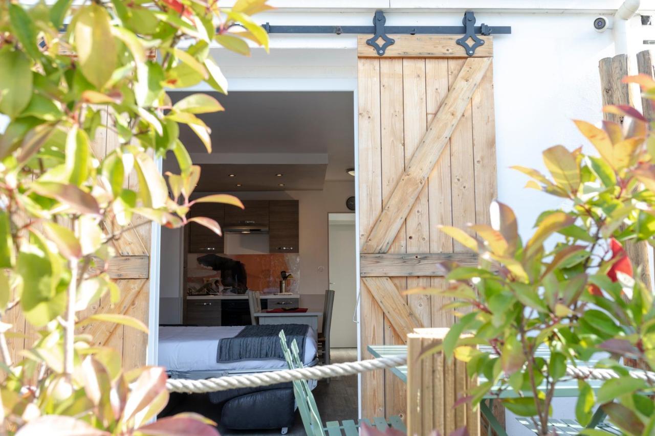 Logis Le Nid Du Pont De Gau Aparthotel Saintes-Maries-de-la-Mer Exteriör bild