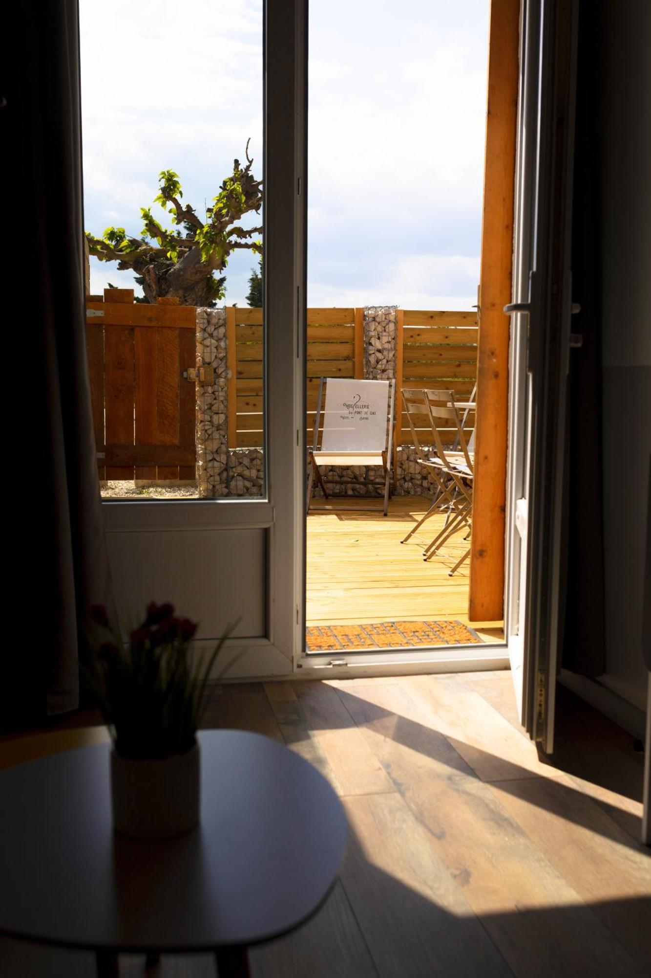 Logis Le Nid Du Pont De Gau Aparthotel Saintes-Maries-de-la-Mer Rum bild