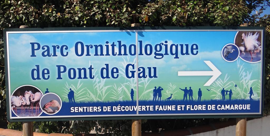 Logis Le Nid Du Pont De Gau Aparthotel Saintes-Maries-de-la-Mer Exteriör bild