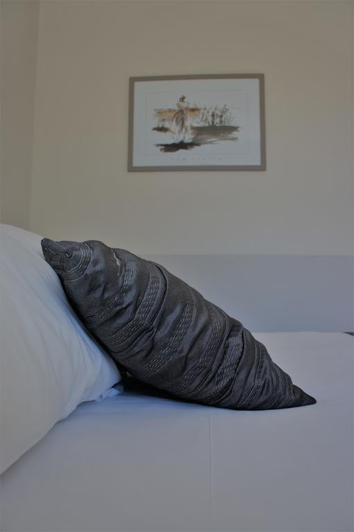 Logis Le Nid Du Pont De Gau Aparthotel Saintes-Maries-de-la-Mer Exteriör bild